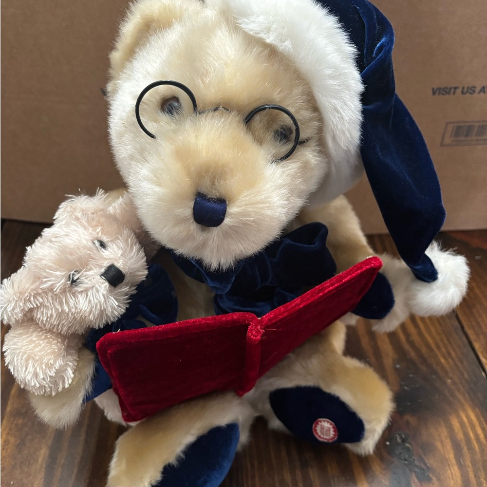 Dan Dee Musical Christmas Teddy Bear.